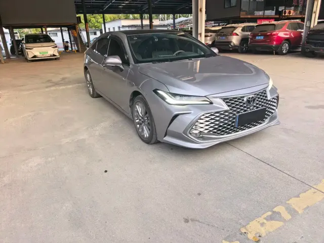 Toyota Avalon — Фото автомобиля 3