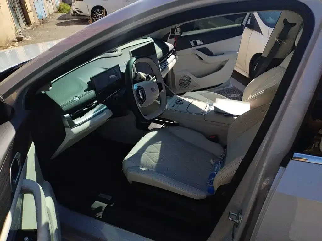 Geely Galaxy Galaxy A7 2025 EM-i — Фото автомобиля 12
