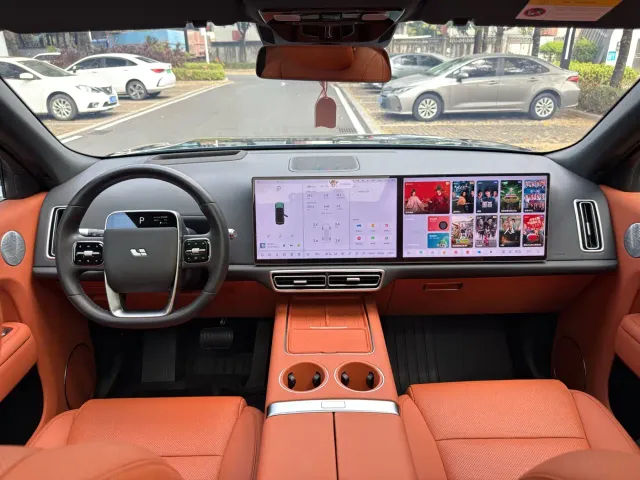 Li Auto L8 — Фото автомобиля 19