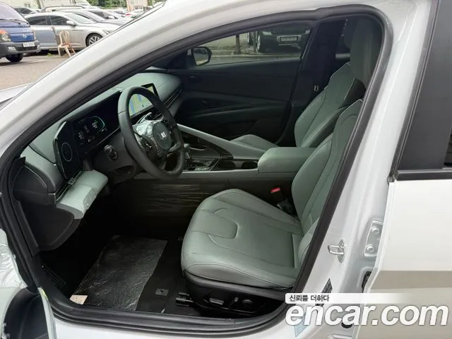 Hyundai Avante CN7 — Фото автомобиля 11