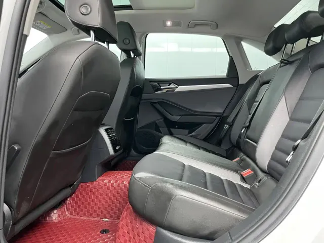 Volkswagen Sagitar — Фото автомобиля 5