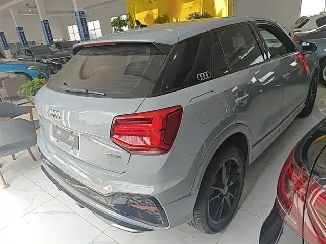 Audi Q2L — Фото автомобиля 6