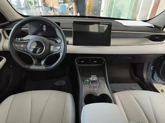 BYD Seal 05 DM-i — Фото автомобиля 9