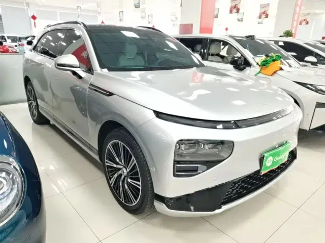 Xpeng G9 — Фото автомобиля 3