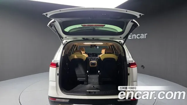 Kia Carnival Generation 4 — Фото автомобиля 25