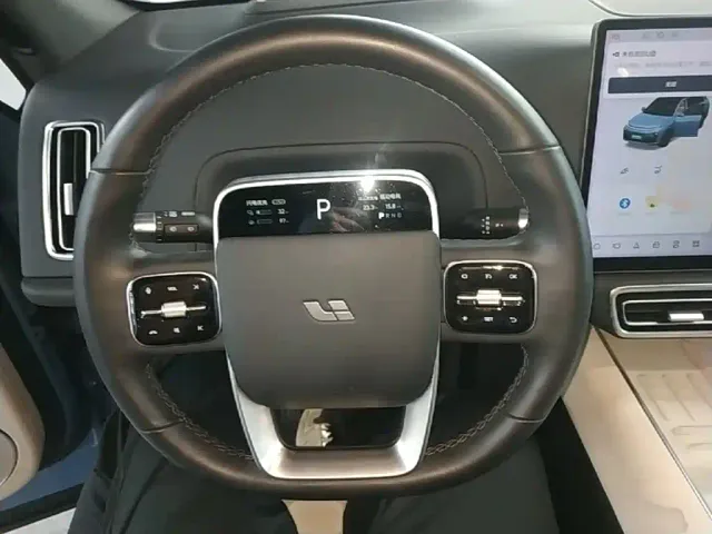 Li Auto L7 — Фото автомобиля 10