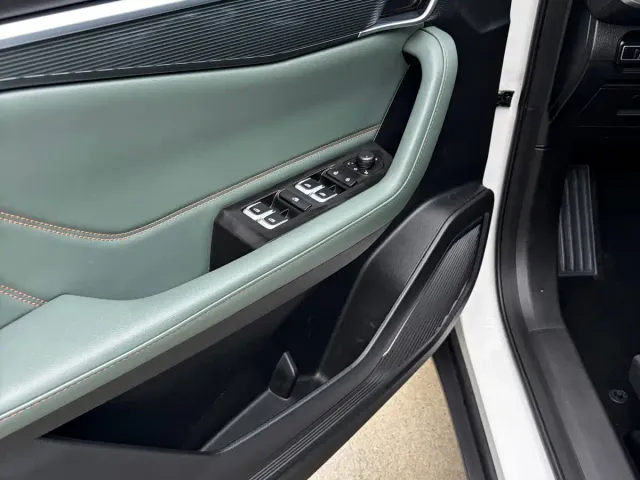 Geely Haoyue L — Фото автомобиля 16