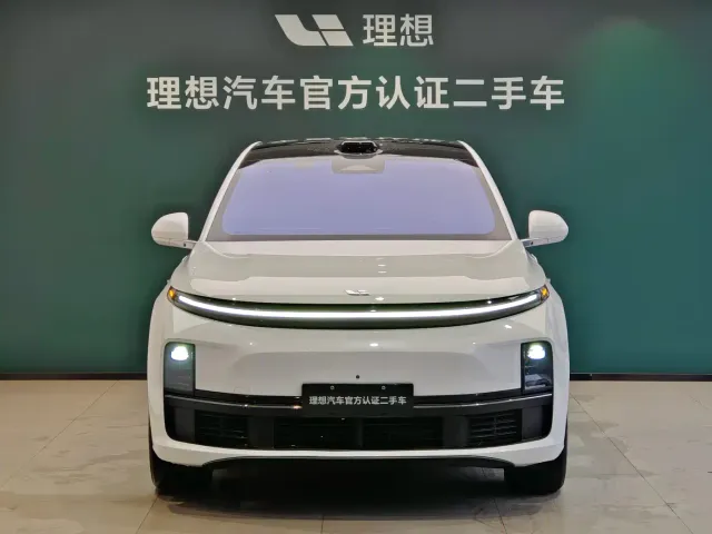 Li Auto L7 — Фото автомобиля 2