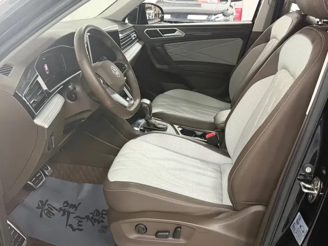 Volkswagen Tiguan L — Фото автомобиля 5
