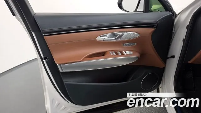 Genesis GV70 — Фото автомобиля 13