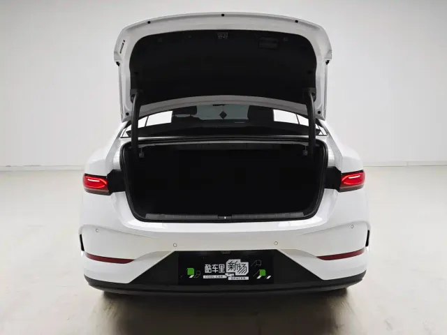 BYD Qin PLUS — Фото автомобиля 10