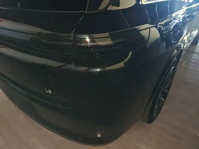 Li Auto L8 — Фото автомобиля 7