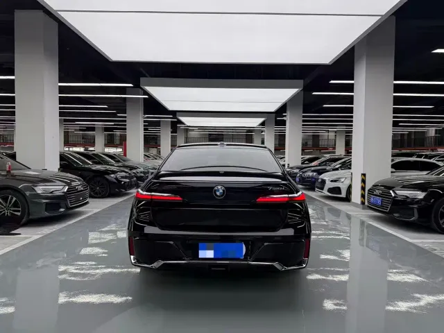 BMW 7 Series — Фото автомобиля 17