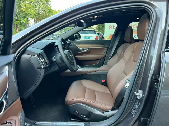 Volvo V90 — Фото автомобиля 7