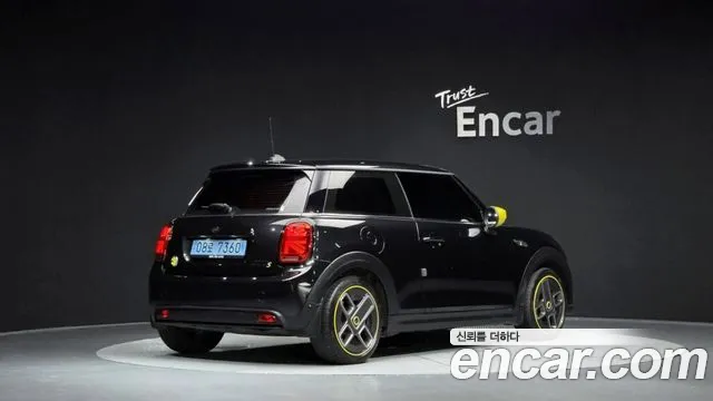 Mini Cooper — Фото автомобиля 2