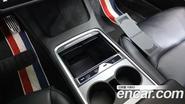 Tesla Model 3 — Фото автомобиля 29