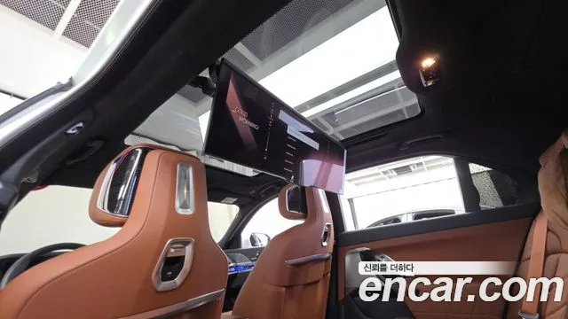 BMW 7 Series G70 — Фото автомобиля 24