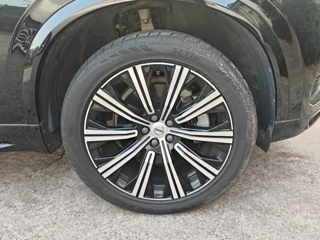 Volvo XC90 — Фото автомобиля 6