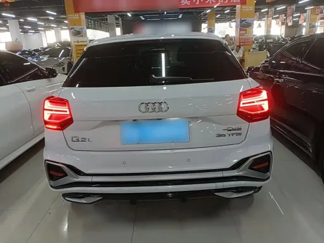 Audi Q2L — Фото автомобиля 5