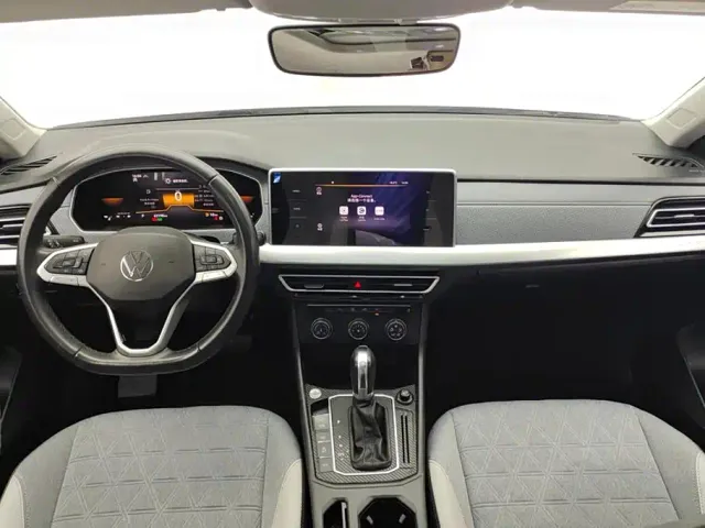 Volkswagen Lavida — Фото автомобиля 12