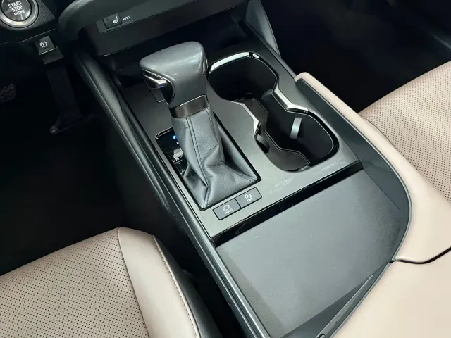 Lexus ES — Фото автомобиля 15