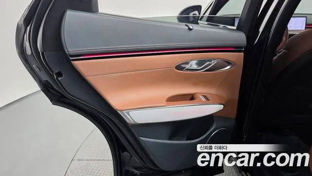 Genesis GV70 — Фото автомобиля 14