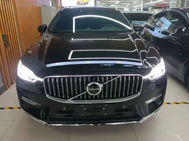 Volvo XC60 — Фото автомобиля 2