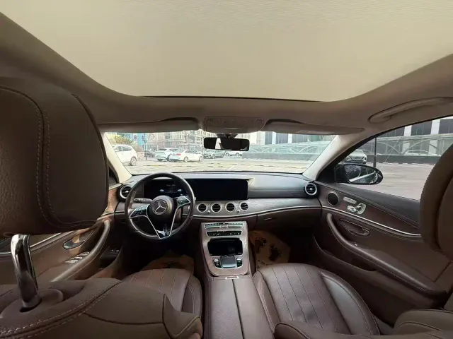 Mercedes-Benz E-Class — Фото автомобиля 7