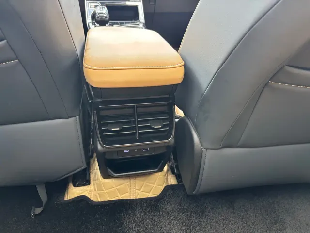 Geely Boyue L — Фото автомобиля 11