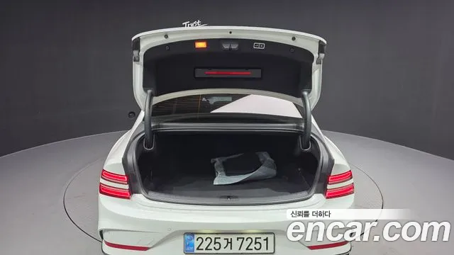 Genesis G80 Бензин 2.5 турбо 2WD — Фото автомобиля 29
