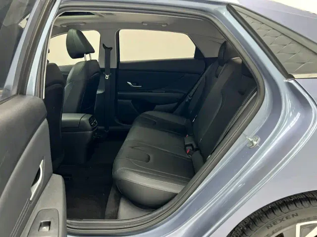 Hyundai Elantra — Фото автомобиля 15