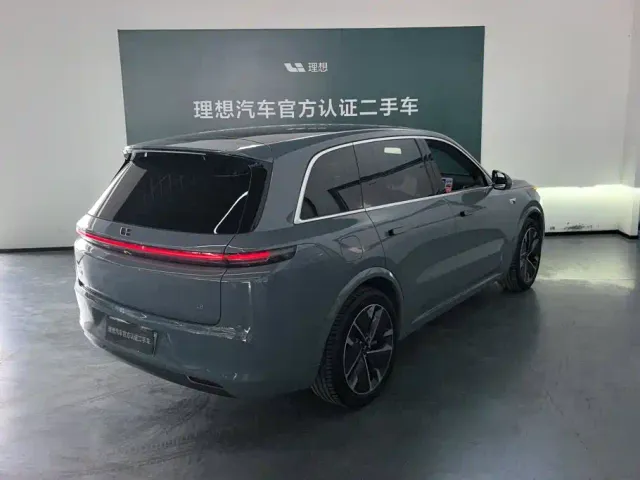 Li Auto L8 — Фото автомобиля 3