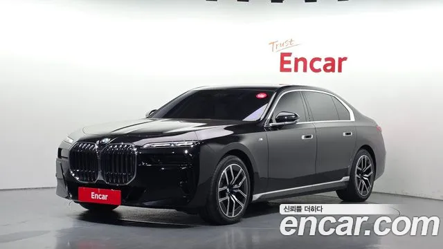 Фотография автомобиля — BMW 7 Series G70
