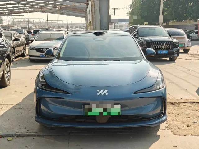 IM Motors L6 — Фото автомобиля 2