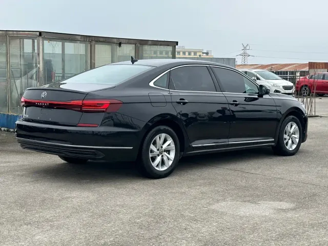 Volkswagen Passat — Фото автомобиля 4