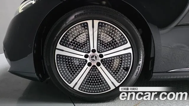 Mercedes-Benz EQS — Фото автомобиля 4