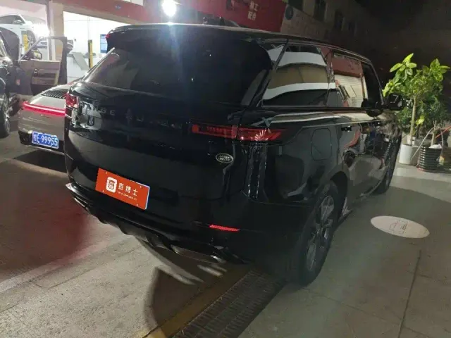 Land Rover Range Rover Sport — Фото автомобиля 4