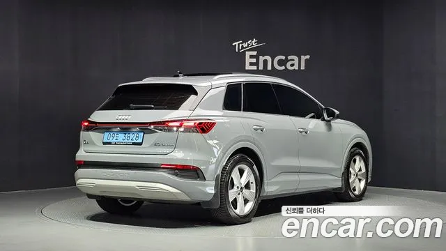 Audi Q4 e-tron F4 — Фото автомобиля 2