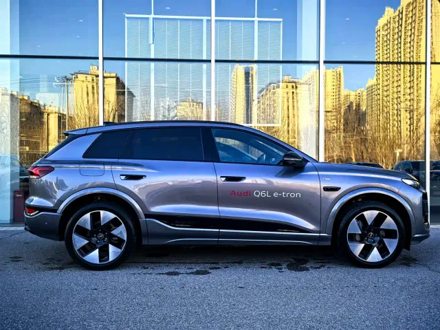 Audi Q6L e-tron — Фото автомобиля 4