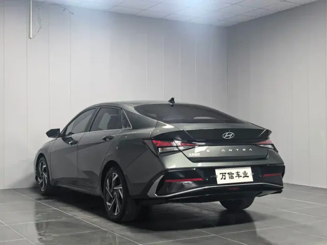 Hyundai Elantra — Фото автомобиля 6