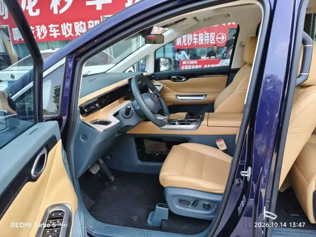 GAC Trumpchi E8 — Фото автомобиля 6