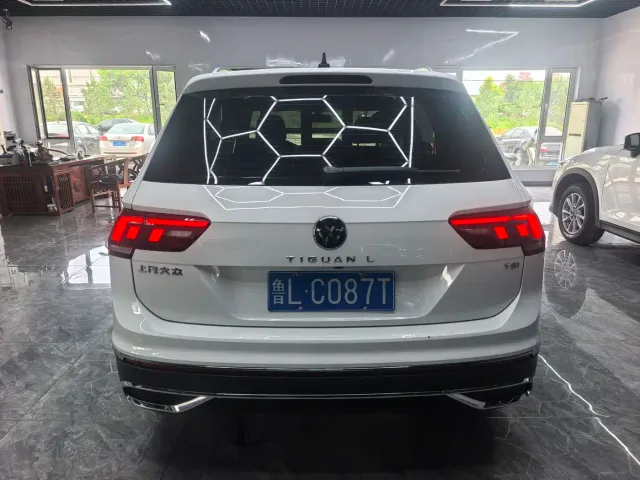 Volkswagen Tiguan L — Фото автомобиля 6