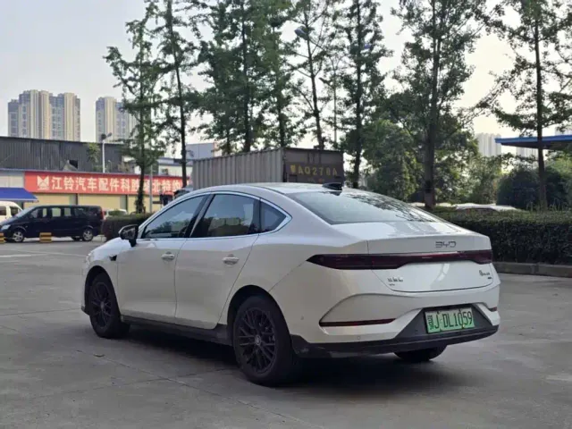 BYD Qin PLUS — Фото автомобиля 14