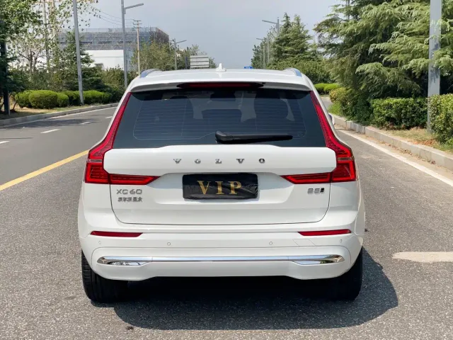 Volvo XC60 — Фото автомобиля 6