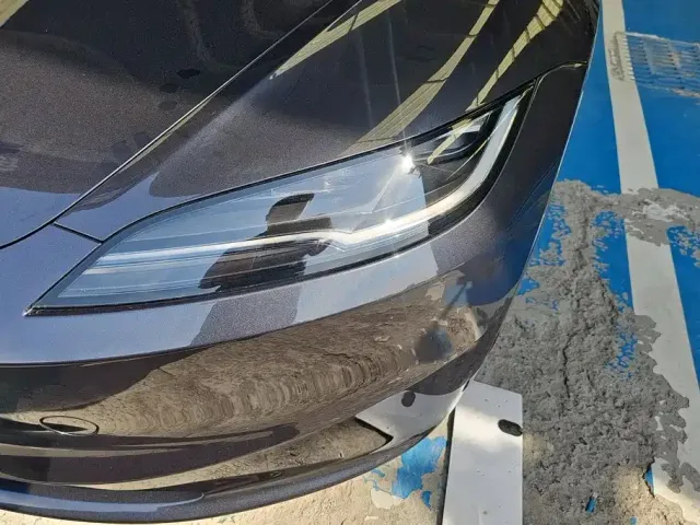 Tesla Model 3 — Фото автомобиля 5
