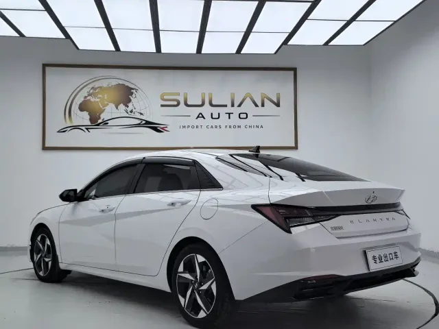 Hyundai Elantra — Фото автомобиля 6