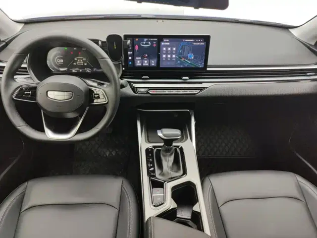 Geely Emgrand — Фото автомобиля 12