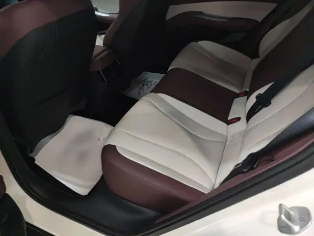 BYD Seal 07 DM-i — Фото автомобиля 16