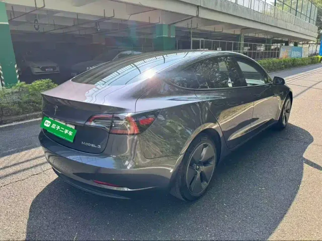 Tesla Model 3 — Фото автомобиля 6