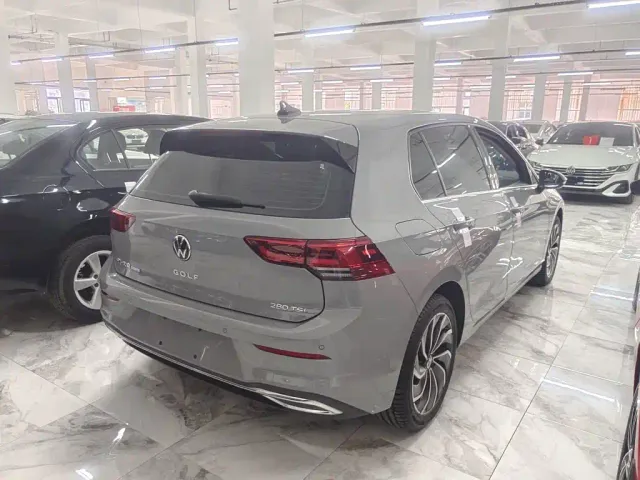 Volkswagen Golf — Фото автомобиля 7